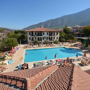 2* Otel Saray