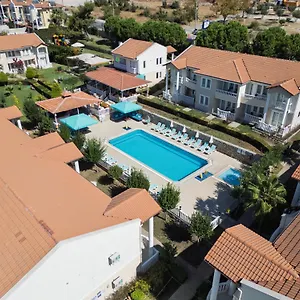 2* Otel Larimar